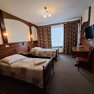 2* Hotel apartamentowy Dworek Staropolski